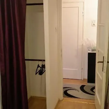 Apartment Apartman Tenis *